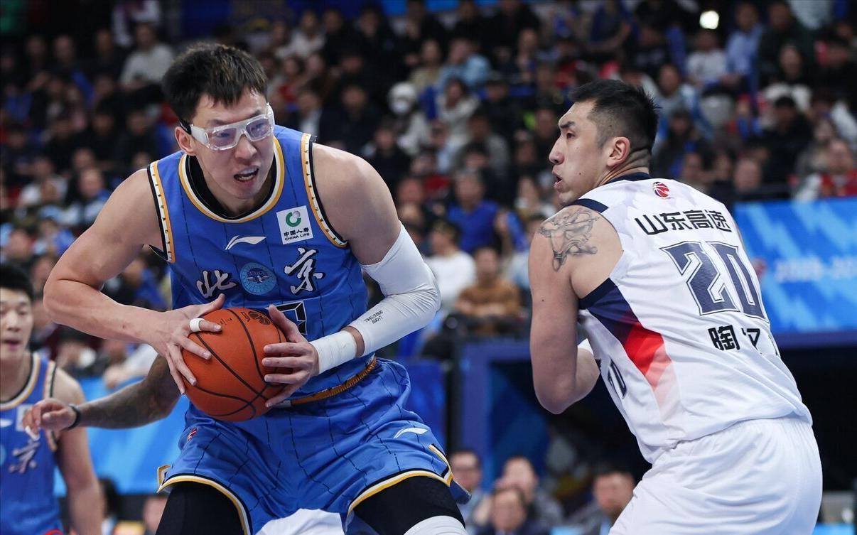 乐鱼在线-离不开周琦！北京水货中锋4中0，差点接班易建联，顶薪还剩1年