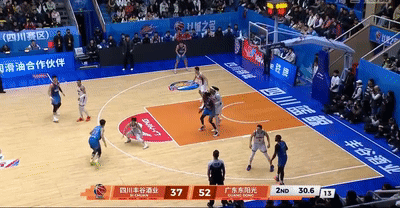 乐鱼平台-破案！胡明轩状态一好，徐杰却又摆烂原因找到，媒体人说出大实话