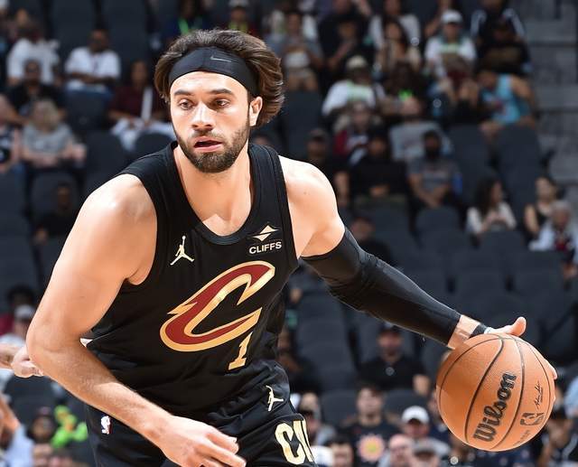 乐鱼APP-一夜3大消息！库里伤情更新，骑士重大利好，联盟最惨队诞生