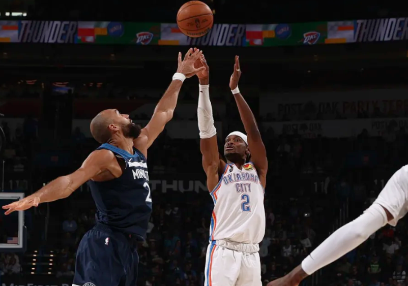 乐鱼游戏-艰难刷到20分,亚历山大续上128场20+纪录!爱德华兹表现很低迷